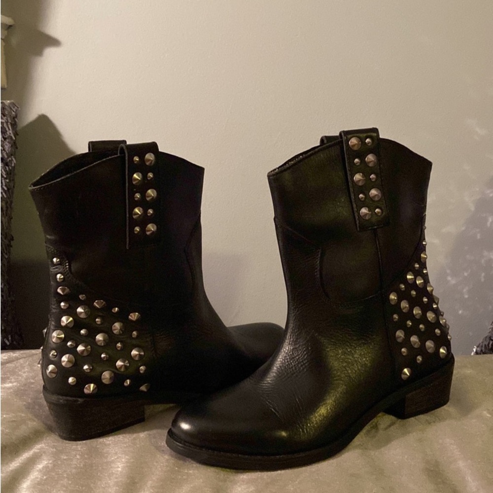 Bakers Leather Studded Ankle Boots 7